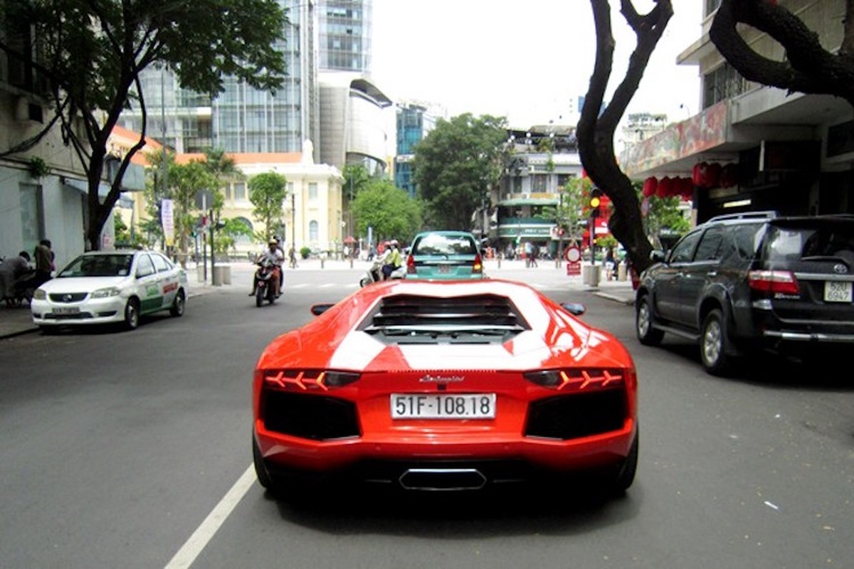Sieu xe tien ty Lamborghini Aventador lan banh tren pho Viet-Hinh-5